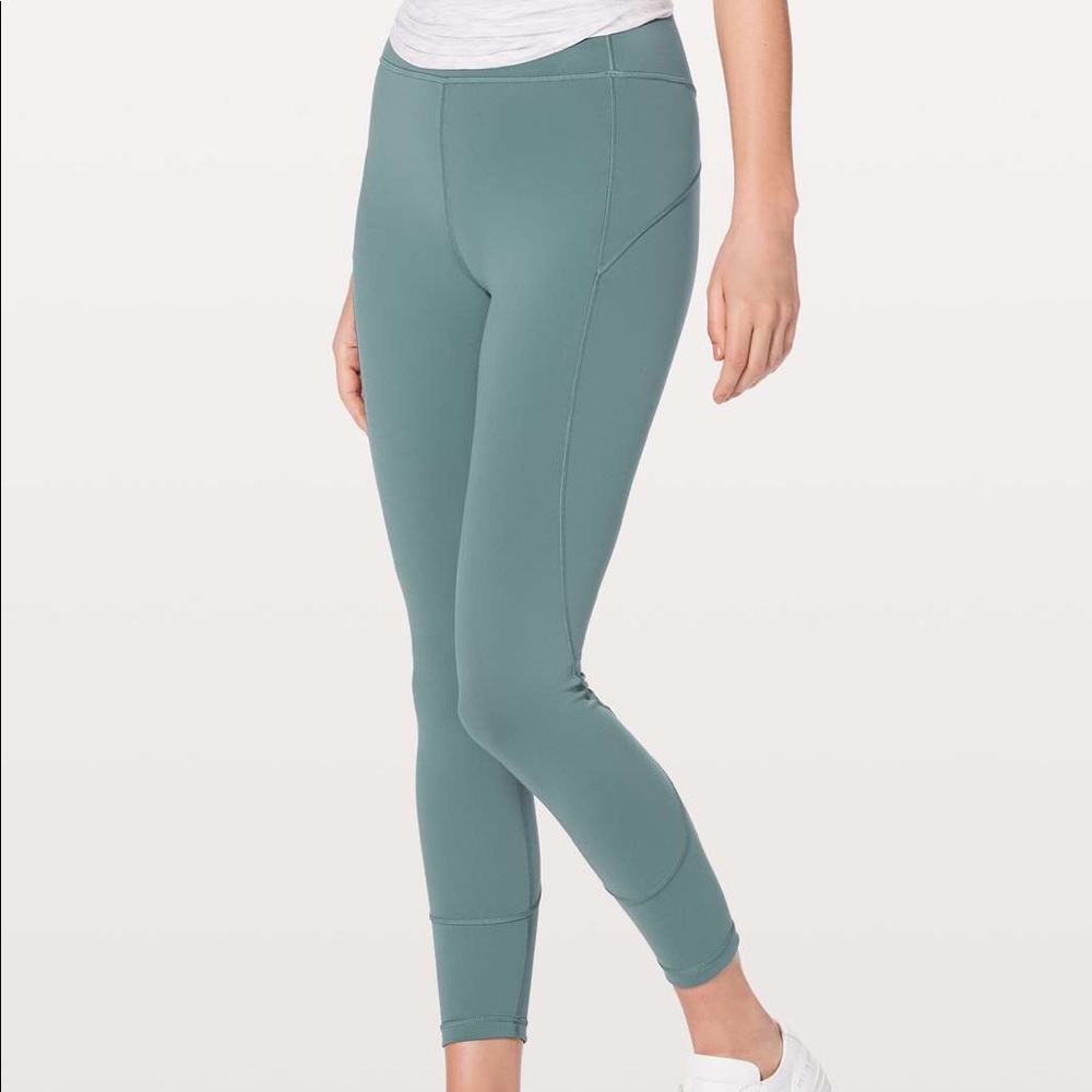 In Movement 7/8 pants - size 2